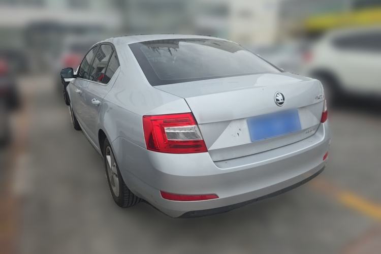 Used Skoda Octavia 2015 1.6L Automatic Yijie Edition Rear Left 45 Deg