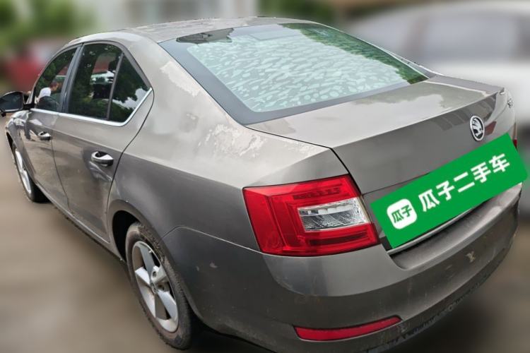 Used Skoda Octavia 2015 1.6L Automatic Yijun Edition Rear Left 45 Deg