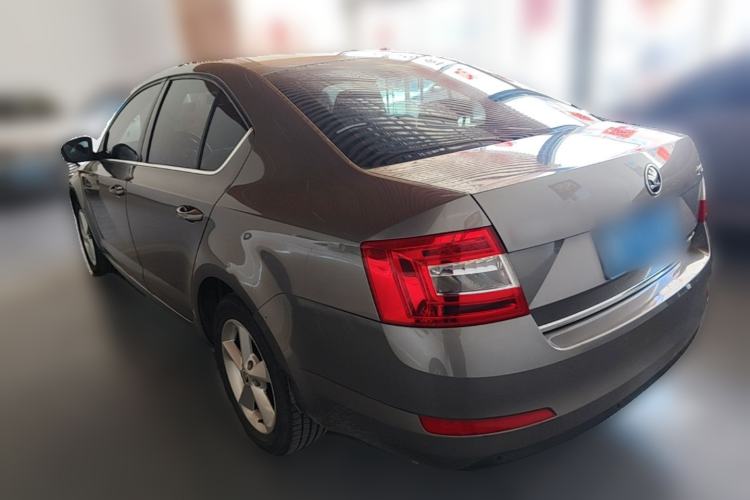 Used Skoda Octavia 2015 1.6L Manual Yijun Edition Rear Left 45 Deg