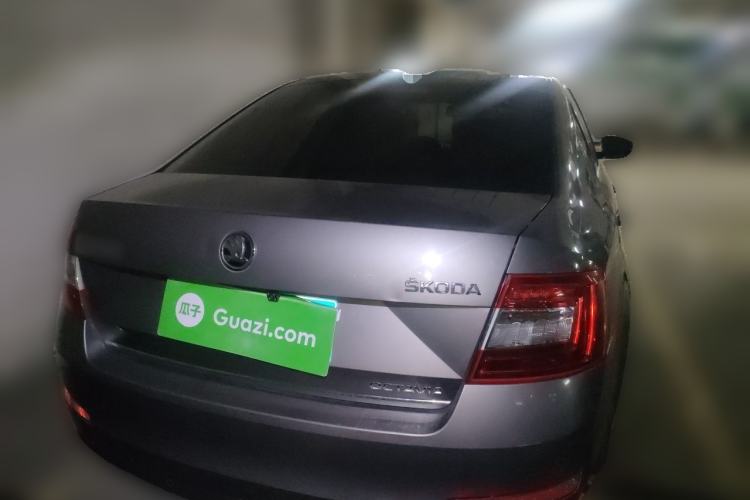 Used Skoda Octavia 2015 1.6L Manual Yijun Edition Rear