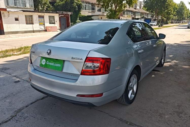 Used Skoda Octavia 2015 1.6L Automatic Yijie Edition Rear Right 45 Deg