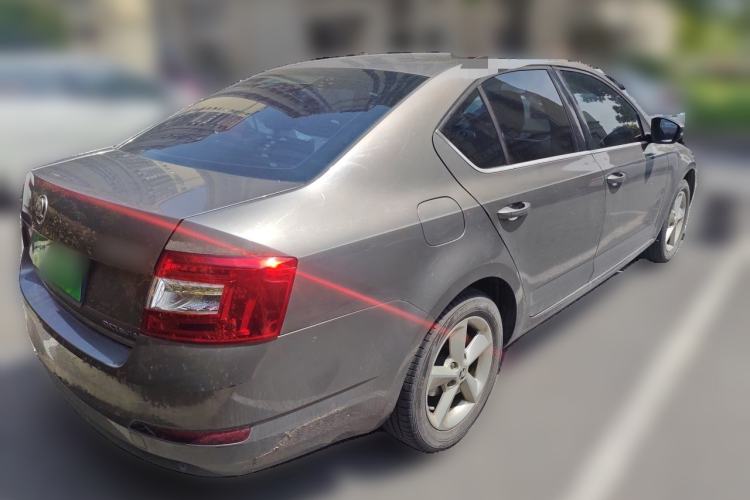 Used Skoda Octavia 2015 1.6L Automatic Yijun Edition Rear Right 45 Deg