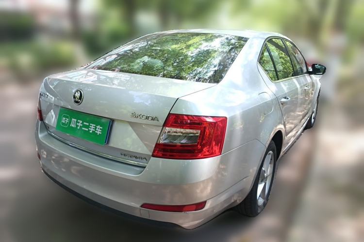Used Skoda Octavia 2015 1.4TSI DSG Yijun Edition Rear Right 45 Deg