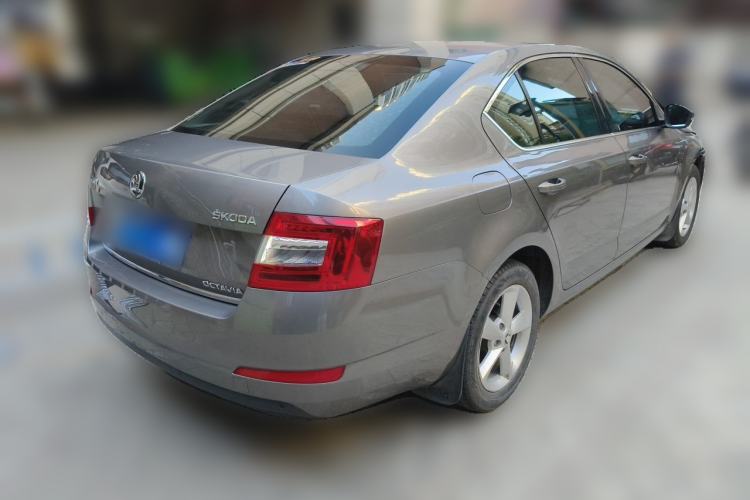 Used Skoda Octavia 2015 1.4TSI DSG Yijun Edition Rear Right 45 Deg