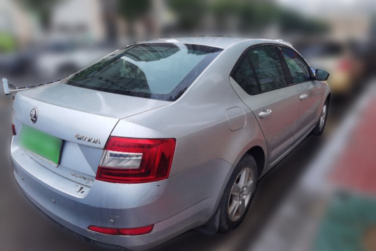 Used Skoda Octavia 2015 1.6L Automatic Eado Edition Rear Right 45 Deg