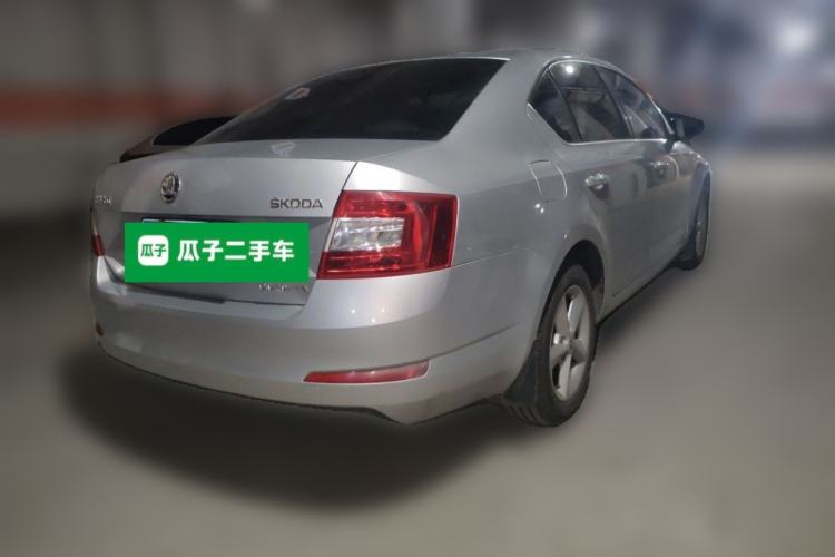 Used Skoda Octavia 2015 1.6L Automatic Yijie Edition Rear Right 45 Deg