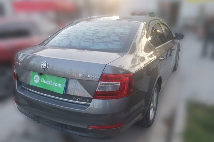 Used Skoda Octavia 2015 1.6L Automatic Yijun Edition Rear Right 45 Deg