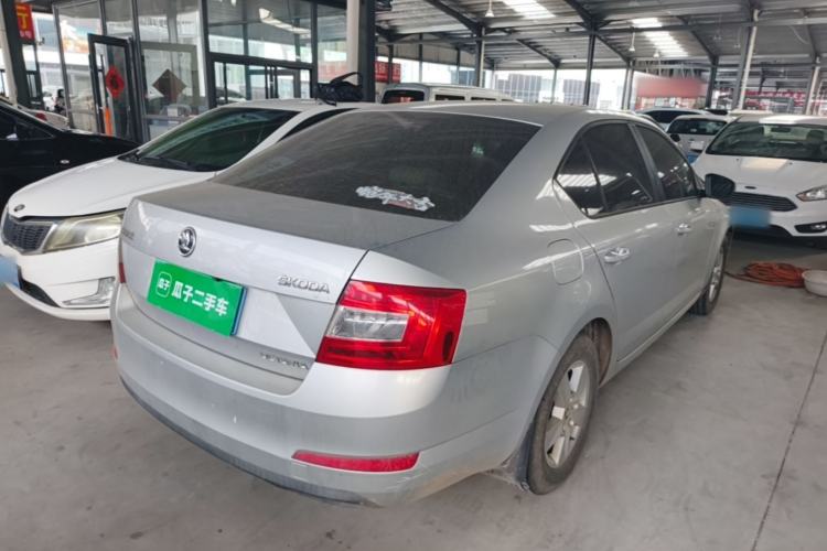 Used Skoda Octavia 2015 1.6L Manual Eado Edition Rear Right 45 Deg