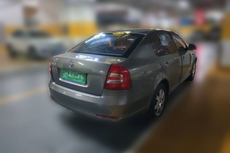 Used Skoda Octavia 2015 Classic Model 1.6L Manual Yijie Edition Rear Right 45 Deg