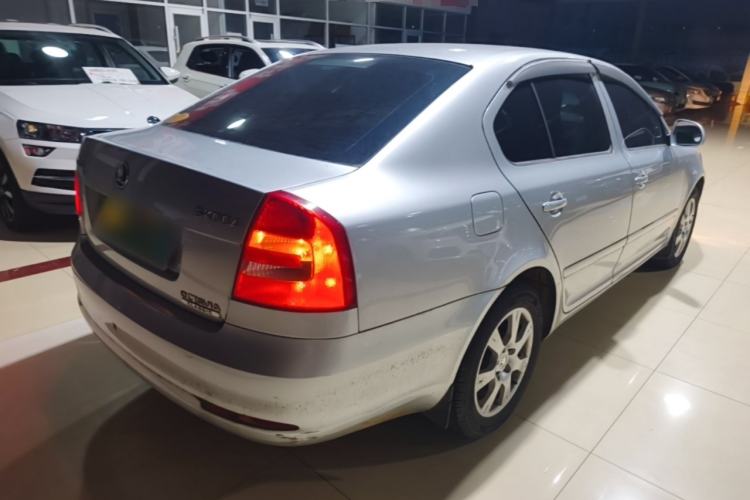 Used Skoda Octavia 2015 Classic Model 1.6L Manual Eado Version Rear Right 45 Deg