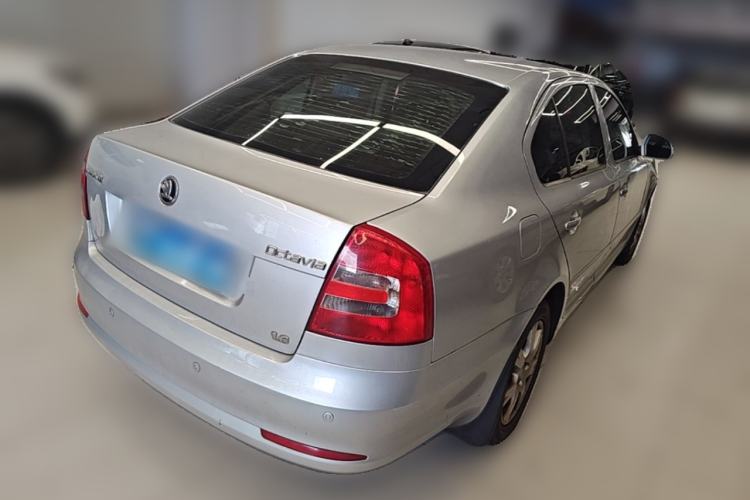 Used Skoda Octavia 2015 Classic Model 1.6L Manual Eado Version Rear Right 45 Deg