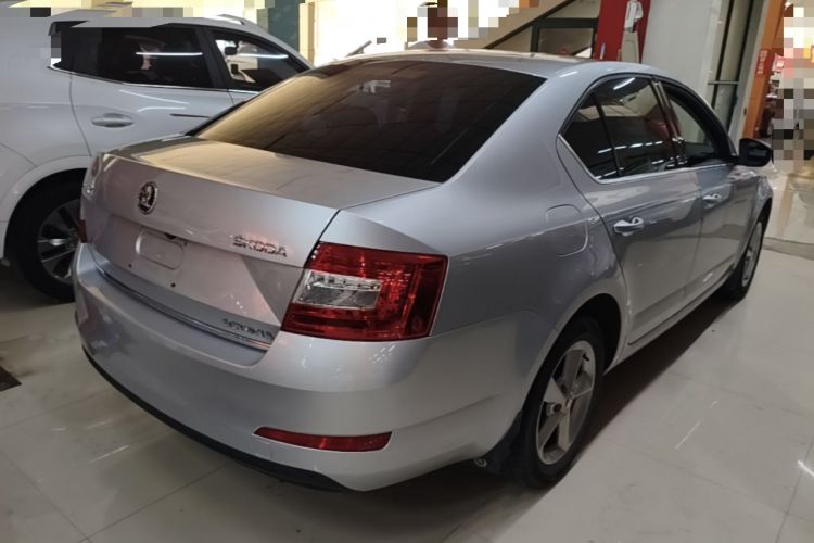 Used Skoda Octavia 2015 1.6L Automatic Yijun Edition Rear Right 45 Deg