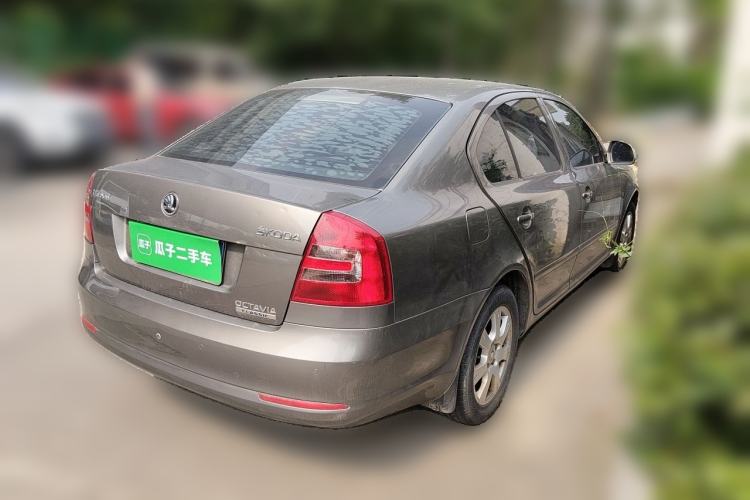 Used Skoda Octavia 2015 Classic Model 1.6L Automatic Yijie Version Rear Right 45 Deg