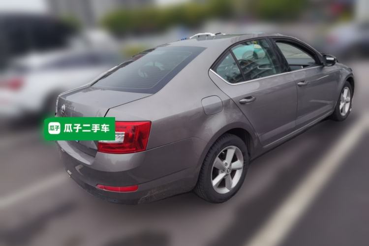Used Skoda Octavia 2015 1.4TSI DSG Yijun Edition Rear Right 45 Deg