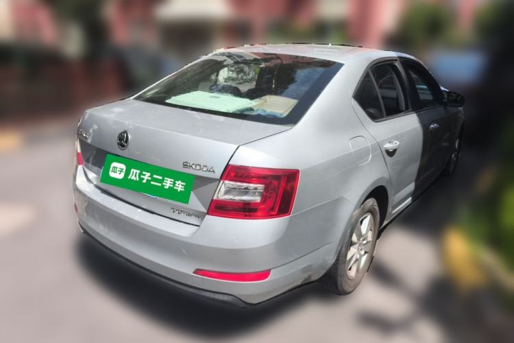 Used Skoda Octavia 2015 1.6L Manual Eado Edition Rear Right 45 Deg