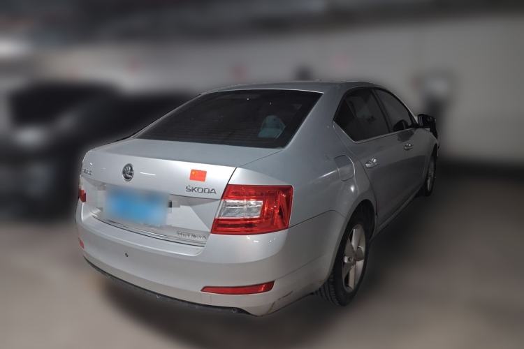 Used Skoda Octavia 2015 1.6L Automatic Yijun Edition Rear Right 45 Deg
