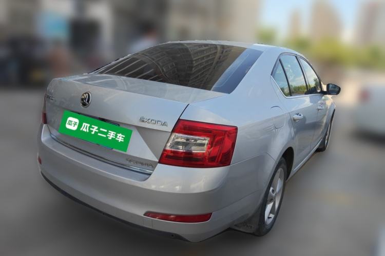 Used Skoda Octavia 2015 1.6L Automatic Yijun Edition Rear Right 45 Deg