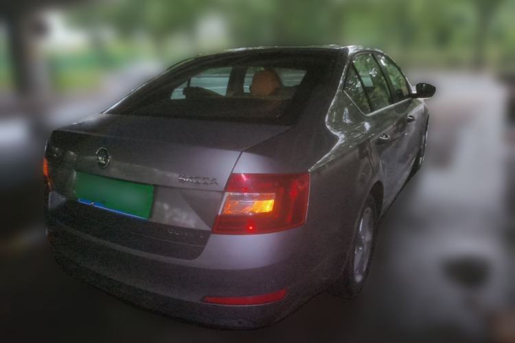 Used Skoda Octavia 2015 1.6L Automatic Yijie Edition Rear Right 45 Deg