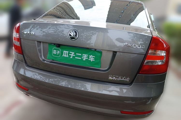 Used Skoda Octavia 2015 Classic Model 1.6L Automatic Yijie Version Rear