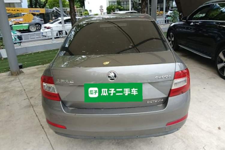 Used Skoda Octavia 2015 1.6L Automatic Yijie Edition Rear