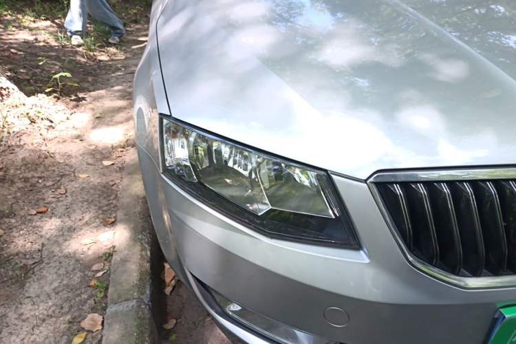 Used Skoda Octavia 2015 1.4TSI DSG Yijun Edition Right Front Headlight
