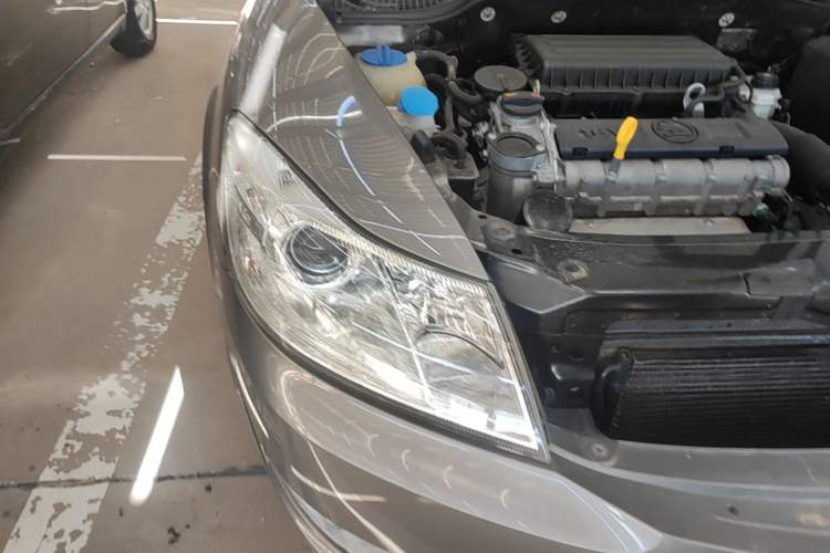 Used Skoda Octavia 2015 Classic Model 1.6L Automatic Yijie Version Right Front Headlight