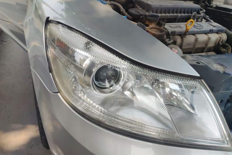 Used Skoda Octavia 2015 Classic Model 1.6L Manual Eado Version Right Front Headlight
