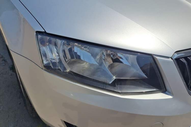 Used Skoda Octavia 2015 1.4TSI DSG Yijun Edition Right Front Headlight
