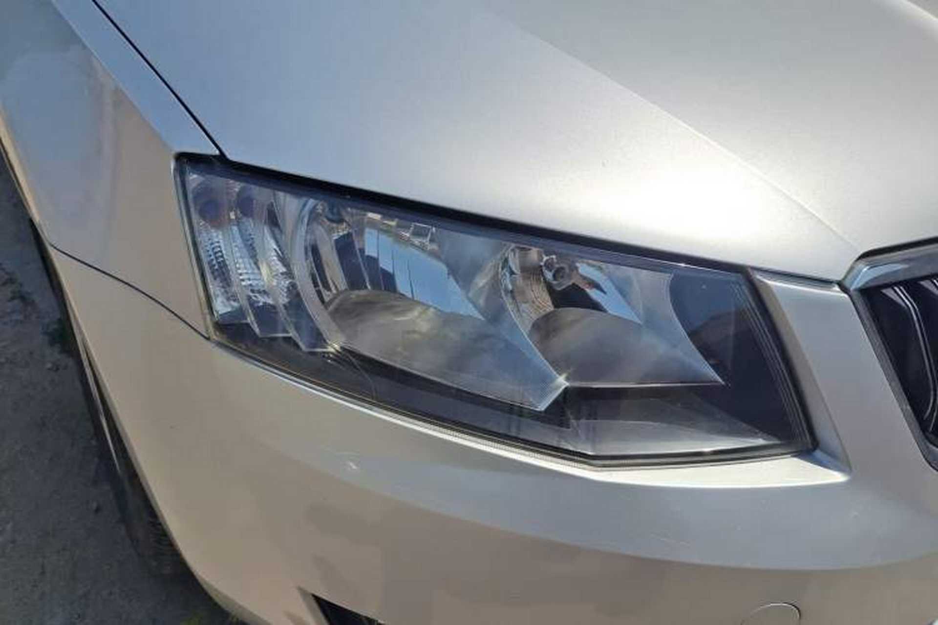 Used Skoda Octavia 2015 1.4TSI DSG Yijun Edition Right Front Headlight