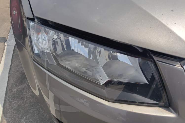 Used Skoda Octavia 2015 1.6L Automatic Yijun Edition Right Front Headlight