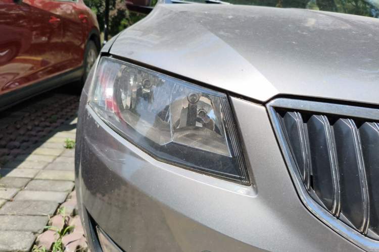 Used Skoda Octavia 2015 1.6L Automatic Yijun Edition Right Front Headlight