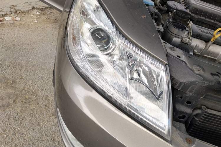 Used Skoda Octavia 2015 Classic Model 1.6L Automatic Yijie Version Right Front Headlight