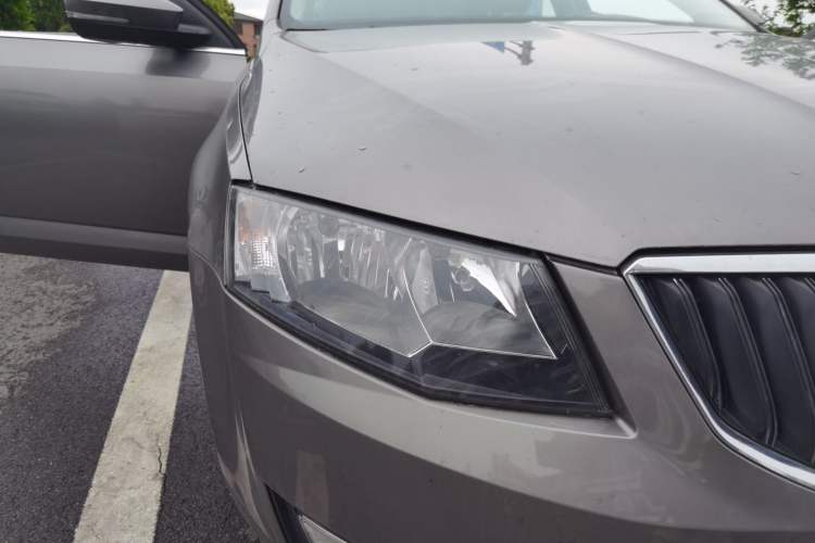 Used Skoda Octavia 2015 1.4TSI DSG Yijun Edition Right Front Headlight