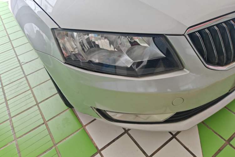 Used Skoda Octavia 2015 1.6L Automatic Yijie Edition Right Front Headlight