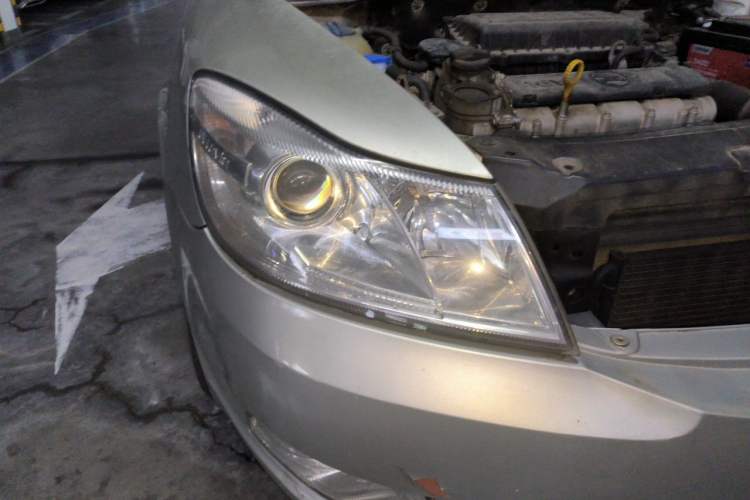 Used Skoda Octavia 2015 Classic Model 1.6L Automatic Yijie Version Right Front Headlight