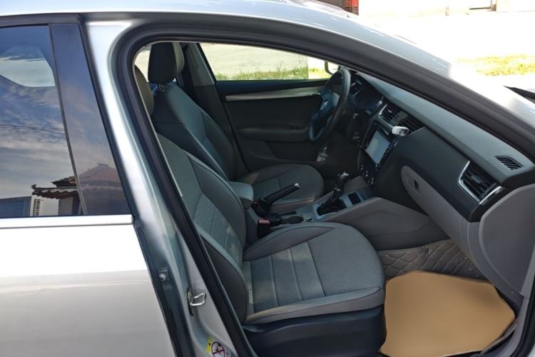 Used Skoda Octavia 2015 1.6L Automatic Yijie Edition Right Front Seat