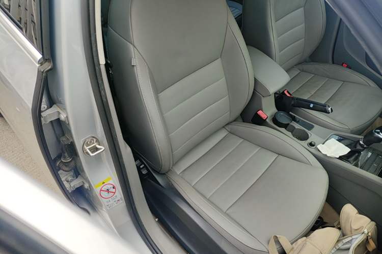 Used Skoda Octavia 2015 1.6L Automatic Yijun Edition Right Front Seat
