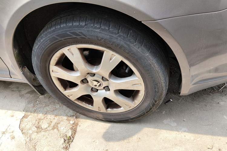 Used Skoda Octavia 2015 Classic Model 1.6L Automatic Yijie Version Right Front Wheel Hub