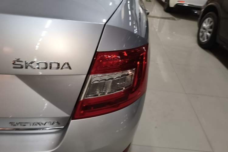 Used Skoda Octavia 2015 1.6L Automatic Yijun Edition Right Rear Taillight