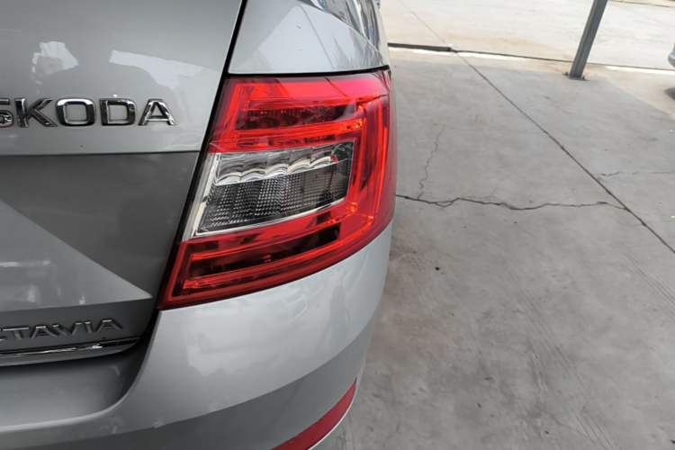 Used Skoda Octavia 2015 1.6L Automatic Yijun Edition Right Rear Taillight