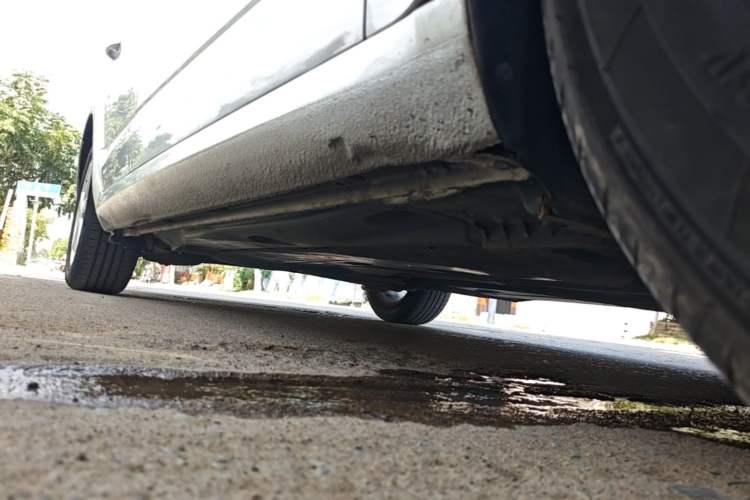 Used Skoda Octavia 2015 1.6L Automatic Yijie Edition Right Side Sill