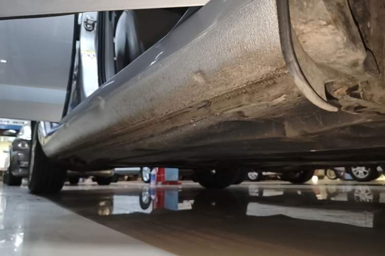 Used Skoda Octavia 2015 1.6L Automatic Yijun Edition Right Side Sill