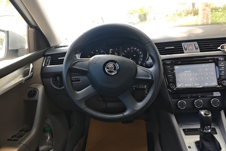 Used Skoda Octavia 2015 1.6L Automatic Yijie Edition Steering Wheel