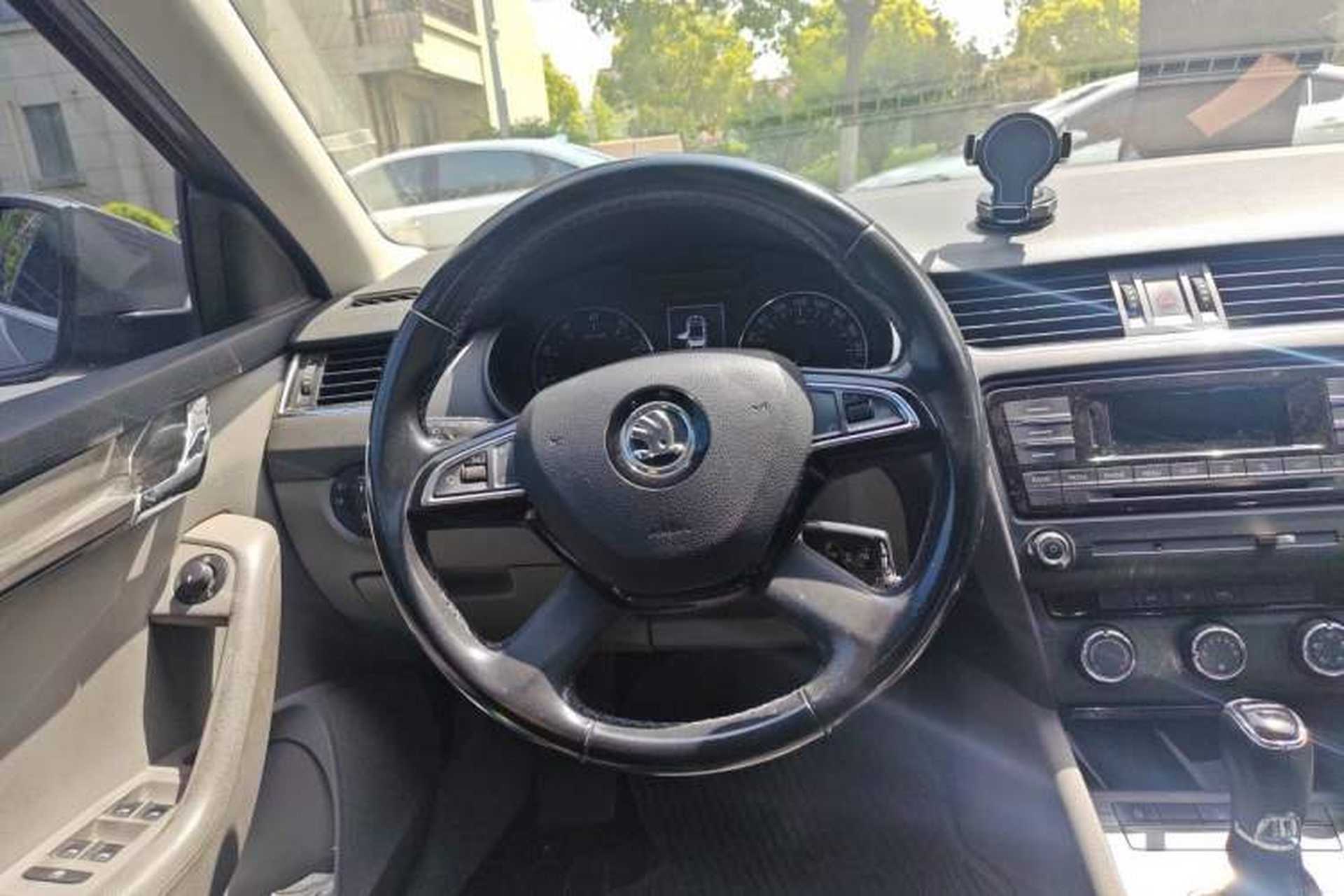 Used Skoda Octavia 2015 1.6L Automatic Yijun Edition Steering Wheel