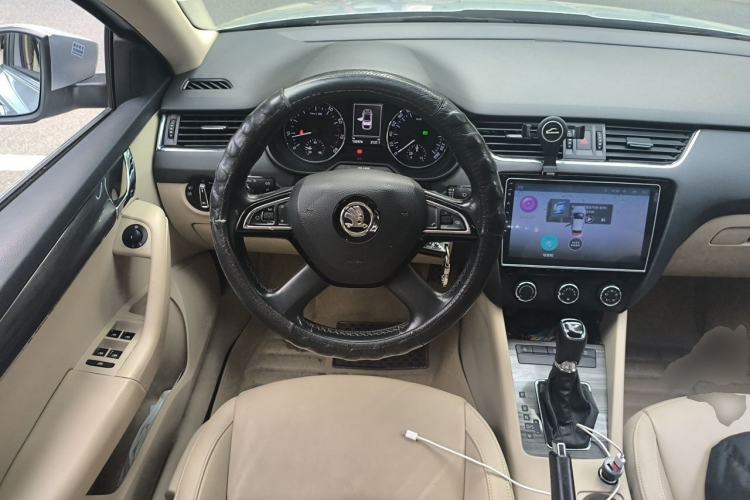 Used Skoda Octavia 2015 1.6L Automatic Yijun Edition Steering Wheel