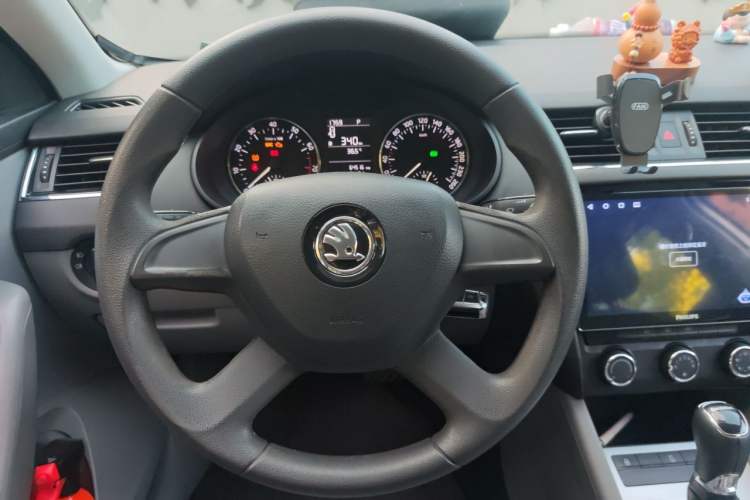 Used Skoda Octavia 2015 1.6L Automatic Yijie Edition Steering Wheel