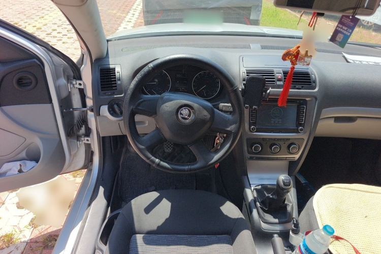 Used Skoda Octavia 2015 Classic Model 1.6L Manual Eado Version Steering Wheel