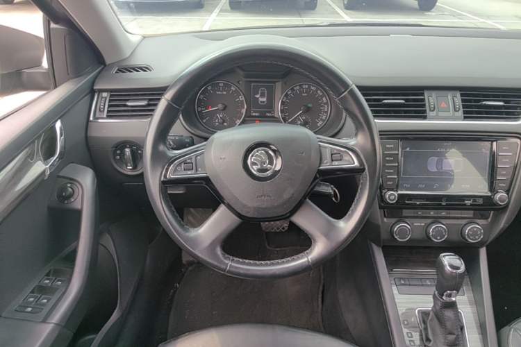 Used Skoda Octavia 2015 1.6L Automatic Yijun Edition Steering Wheel
