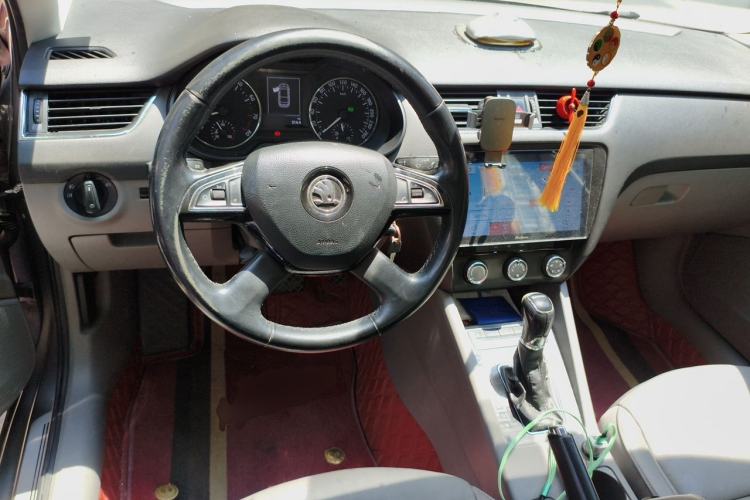 Used Skoda Octavia 2015 1.6L Automatic Yijun Edition Steering Wheel