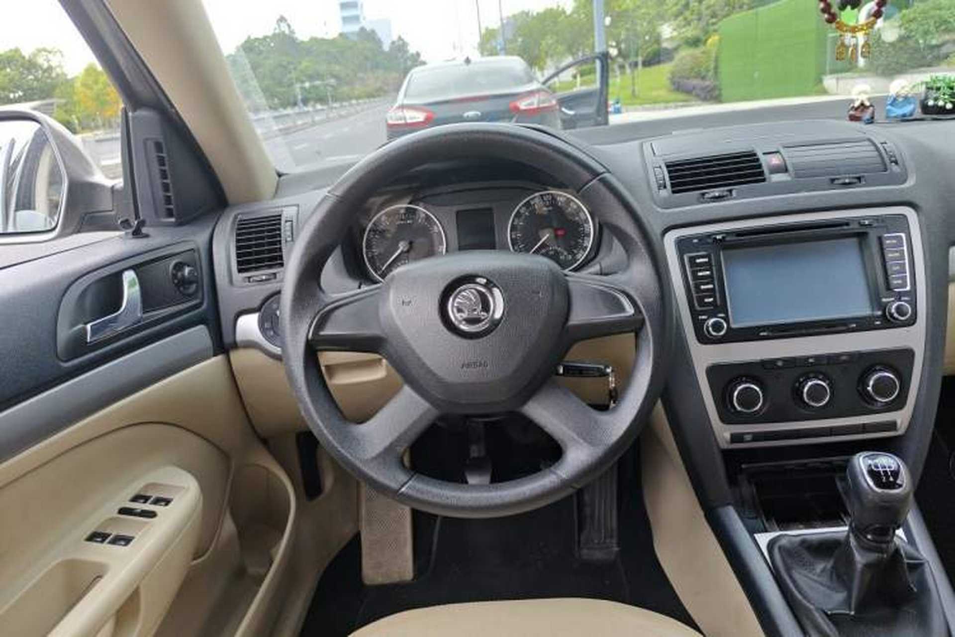 Used Skoda Octavia 2015 Classic Model 1.6L Manual Yijie Edition Steering Wheel